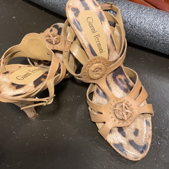 Brown Brazilian leather sandals - Picture 3 of 5